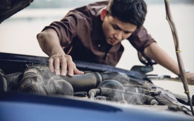 Mesin Mobil Sering Kurang Cairan Pendingin? Kenali 4 Penyebab Radiator Bocor yang Bikin Overheat