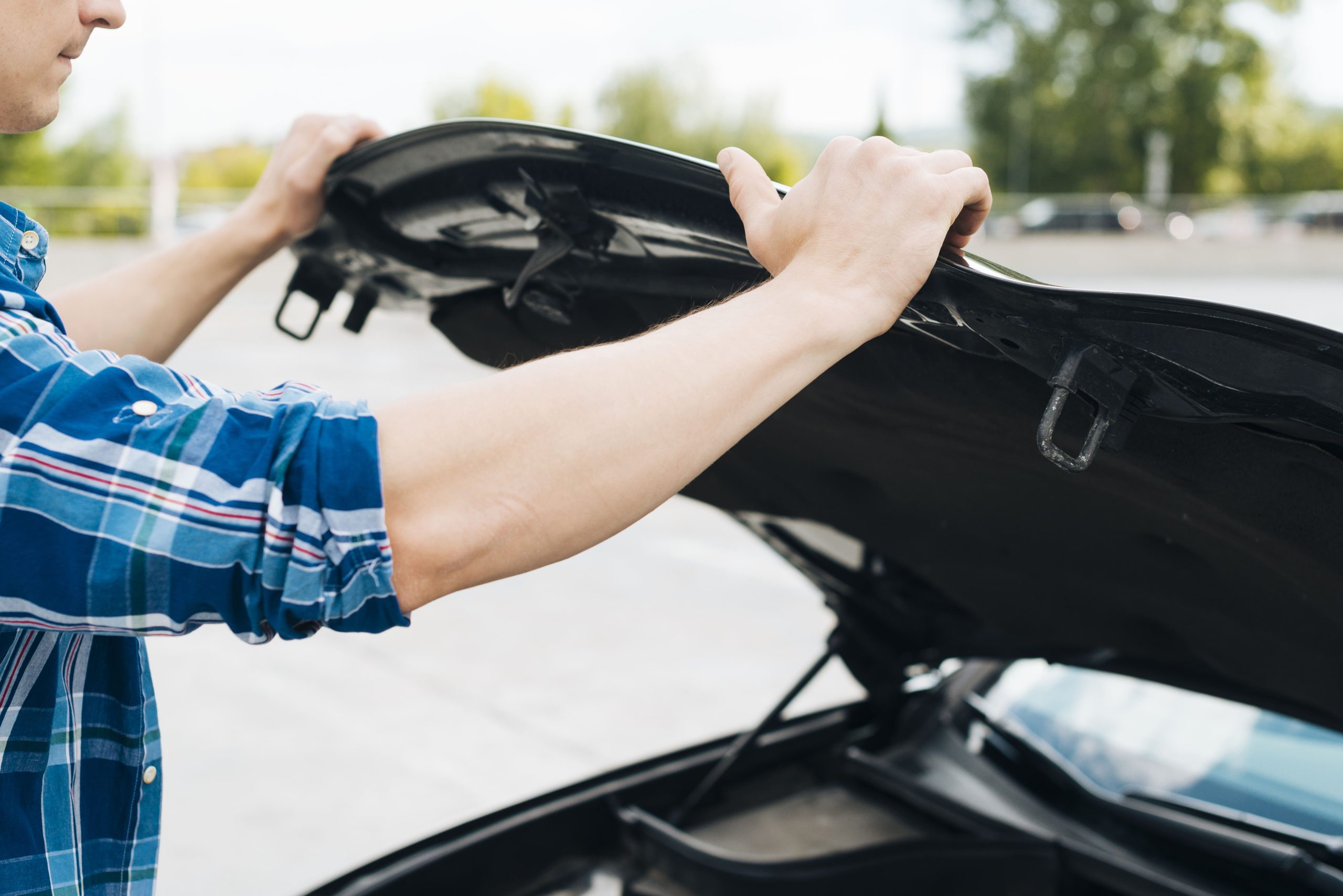 cara cek bekas tabrak mobil pada tulang radiator depan