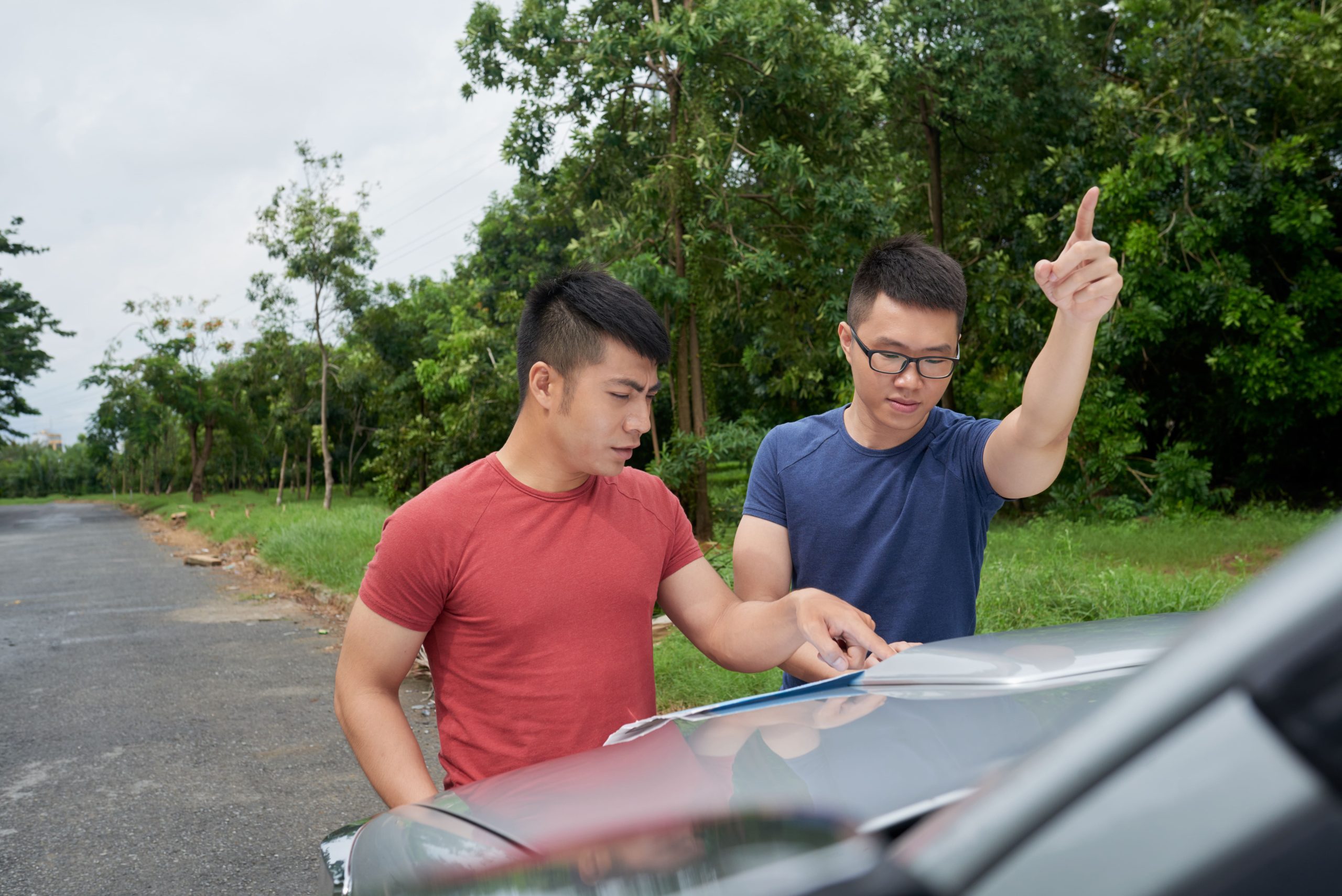 memeriksa hologram asli pada buku bpkb mobil
