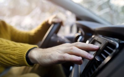 Gejala Freon AC Mobil Bocor: Bikin AC Cuma Keluar Angin Sumuk dan Ada Suara Mendesis Dari Arah Dasbor