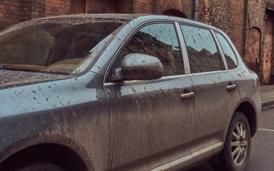 Tanda Mobil Bekas Pernah Kena Banjir Tersembunyi: Bau Apek di Dalam Kabin dan Karatan di Bawah Kolong Jok