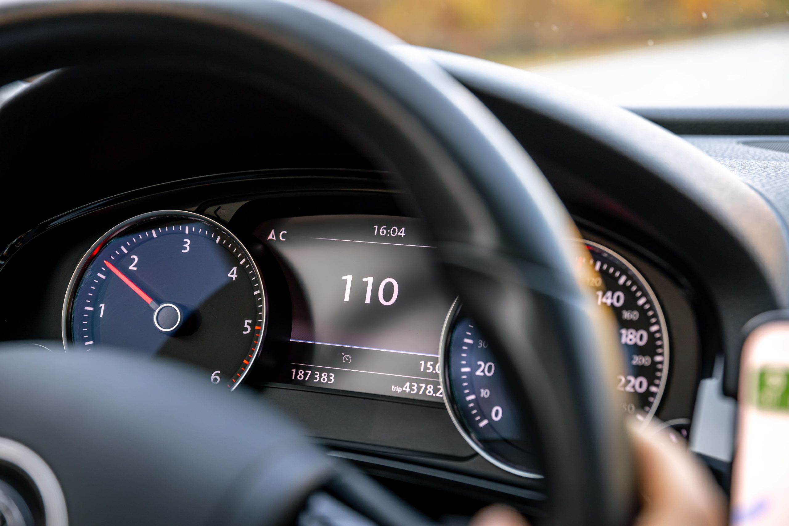 cara cek odometer mobil bekas